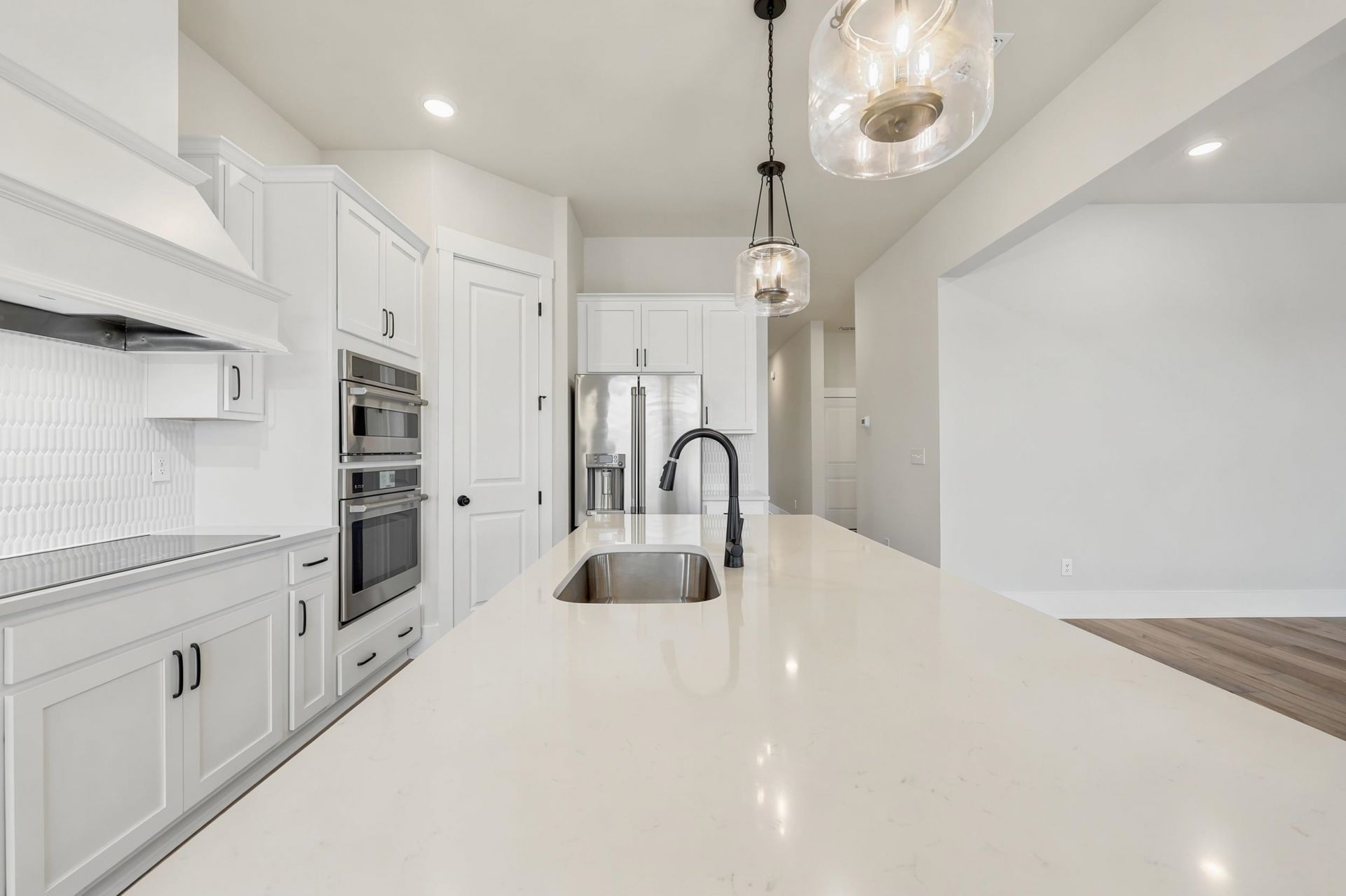 996 Triton Ave. Photo 16