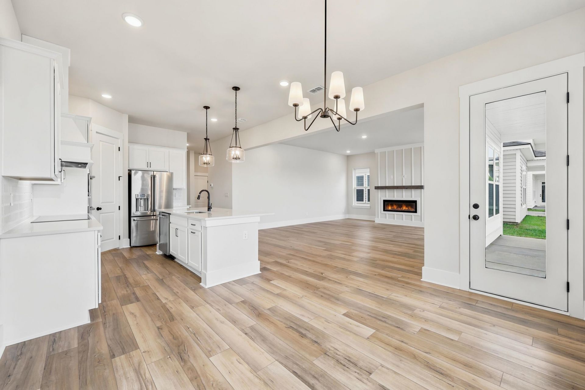 996 Triton Ave. Photo 18