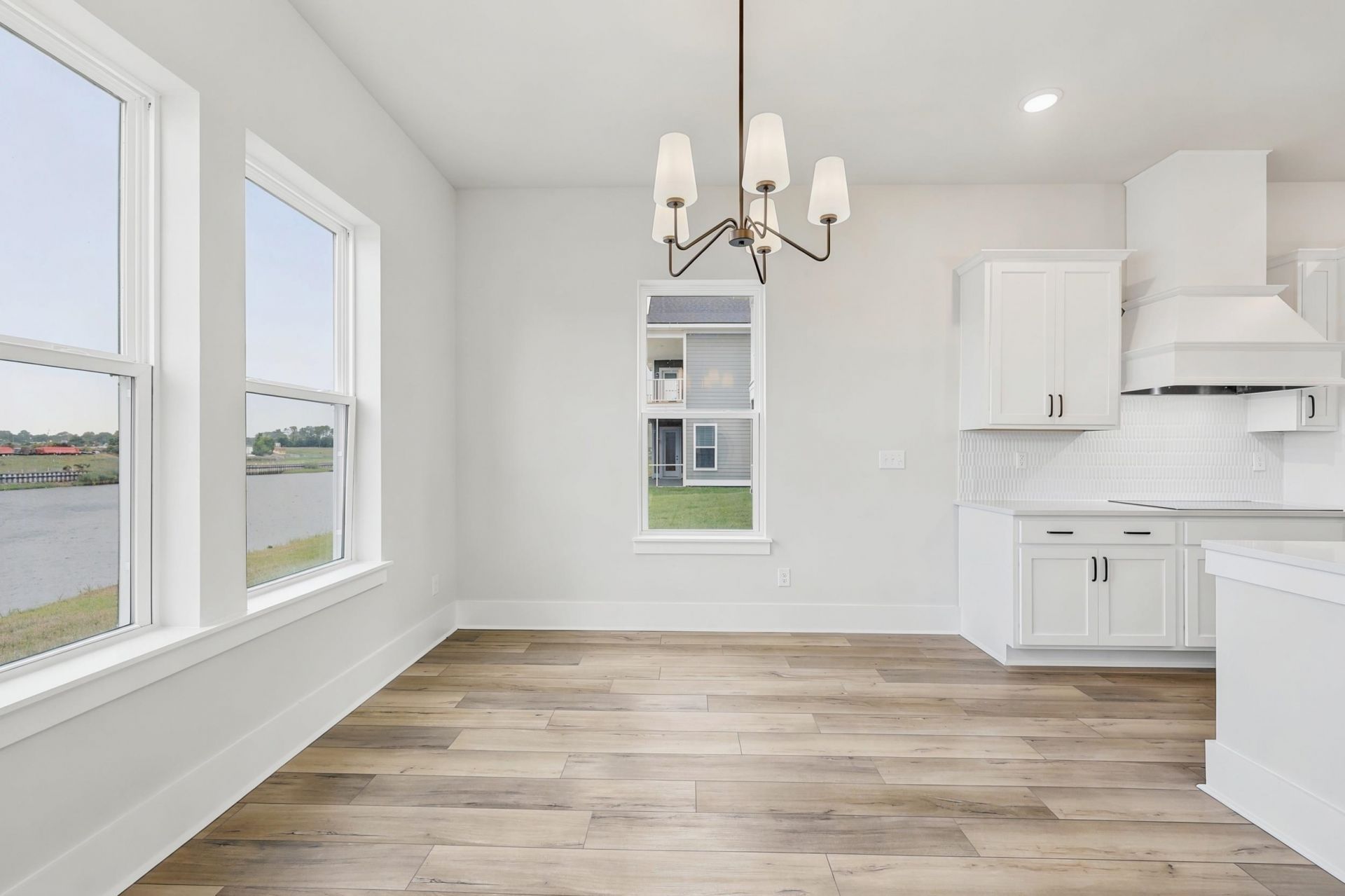 996 Triton Ave. Photo 19