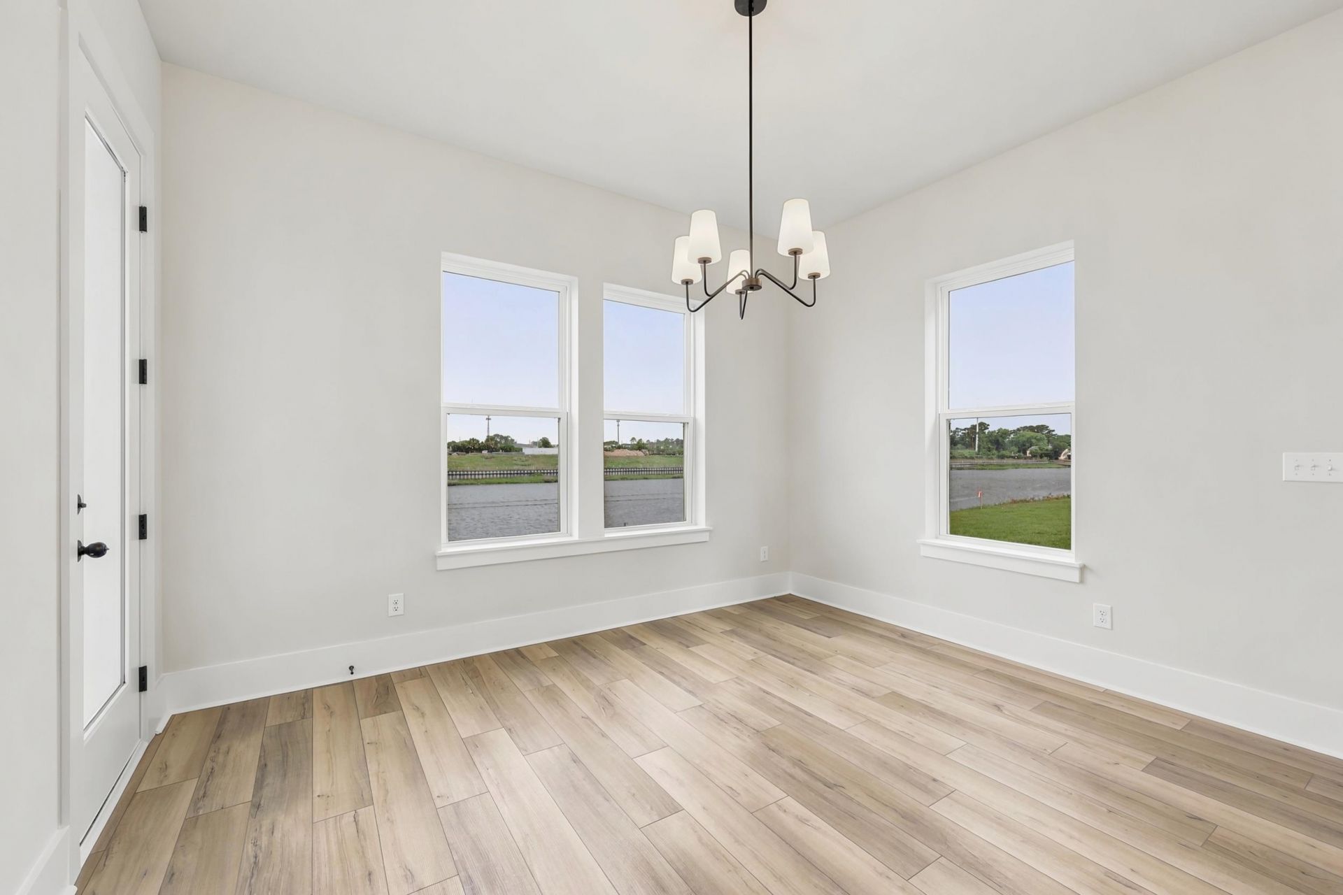 996 Triton Ave. Photo 21