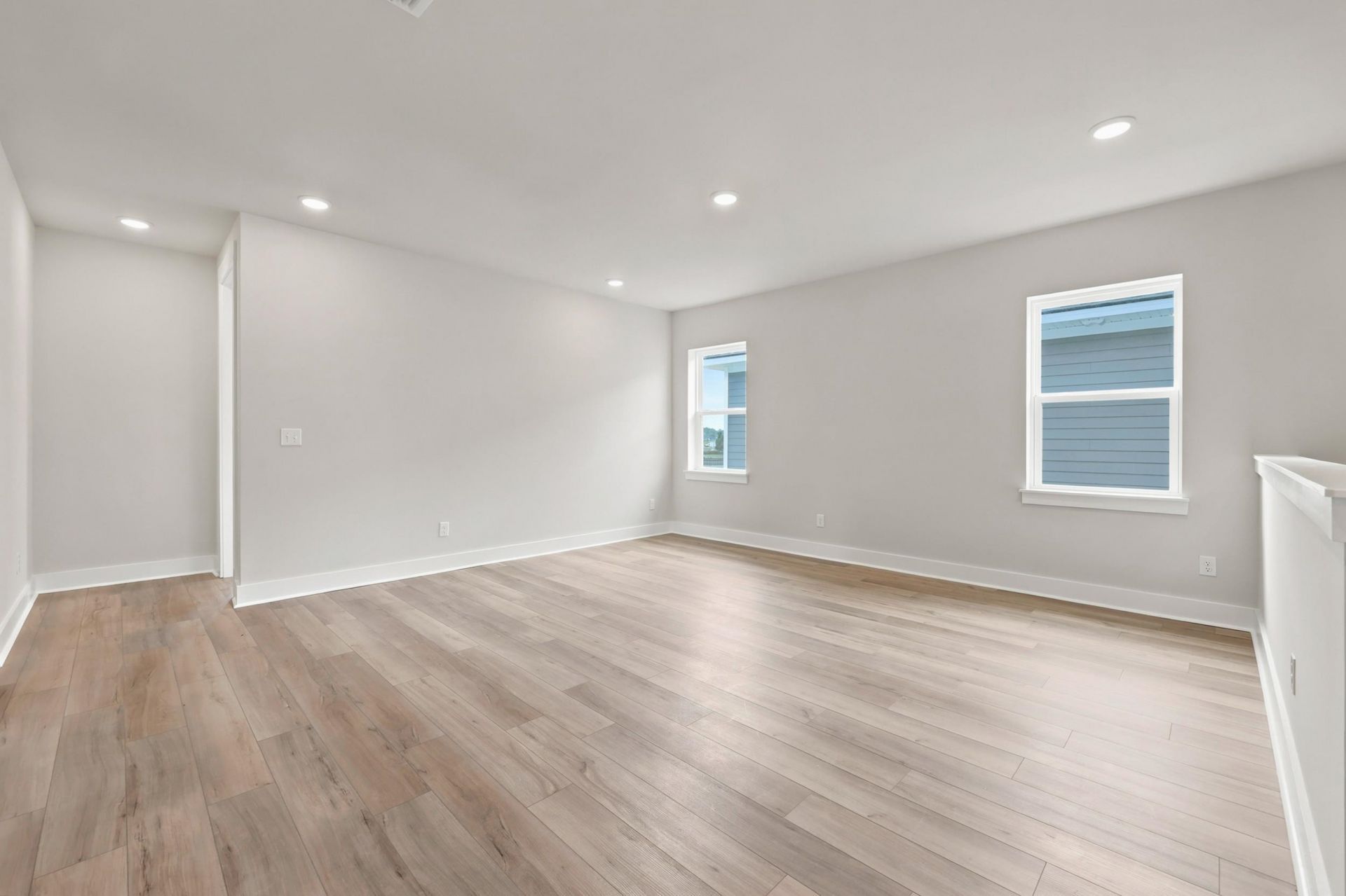 996 Triton Ave. Photo 28
