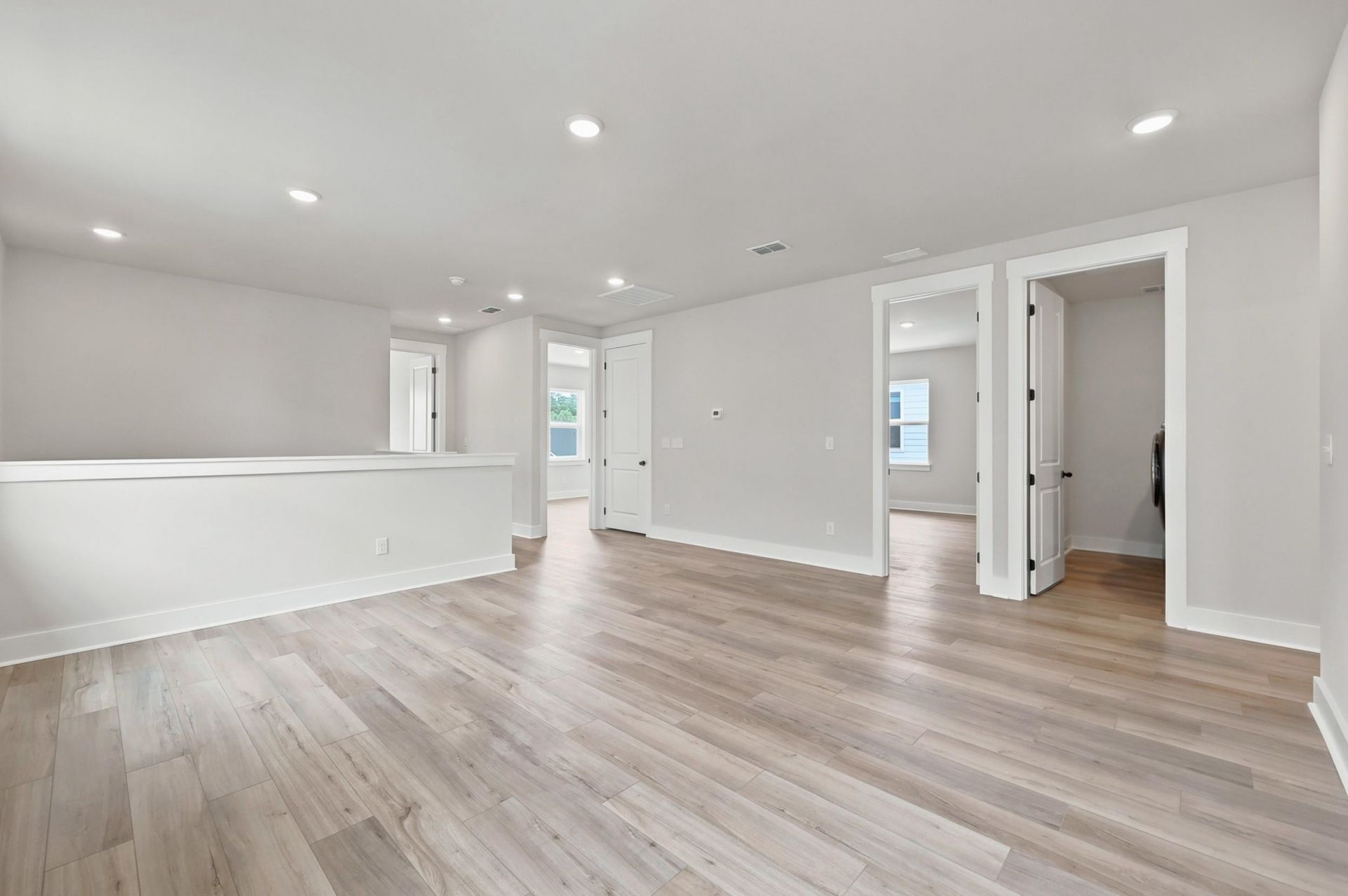 996 Triton Ave. Photo 29