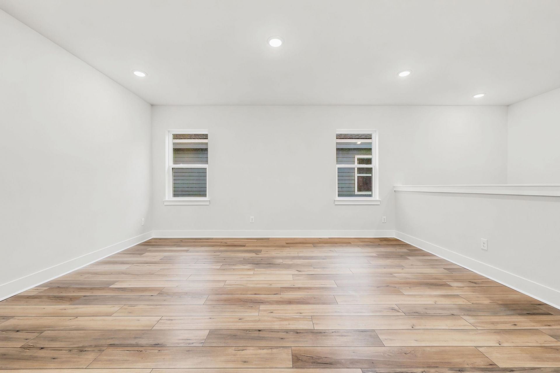 996 Triton Ave. Photo 34