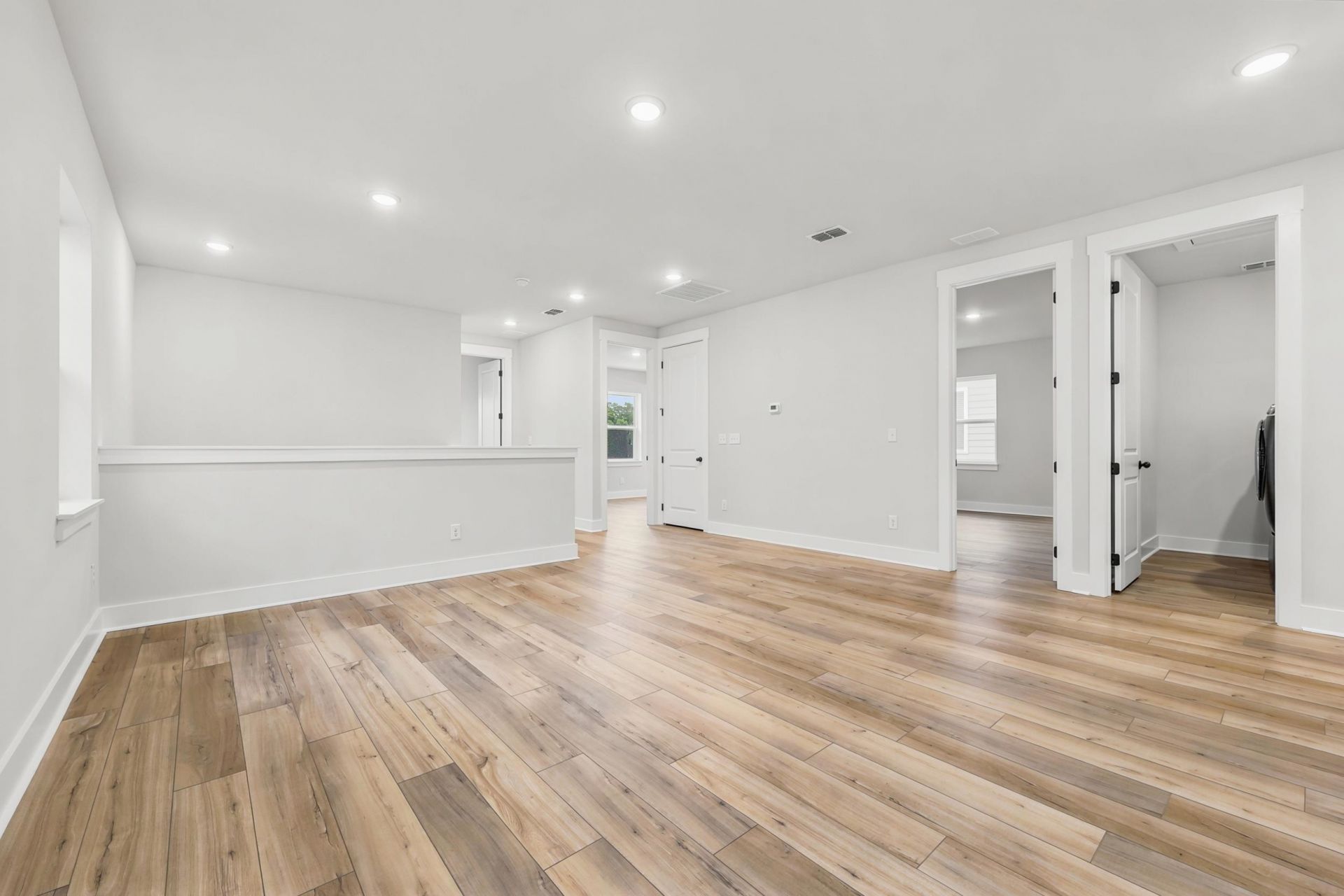 996 Triton Ave. Photo 36