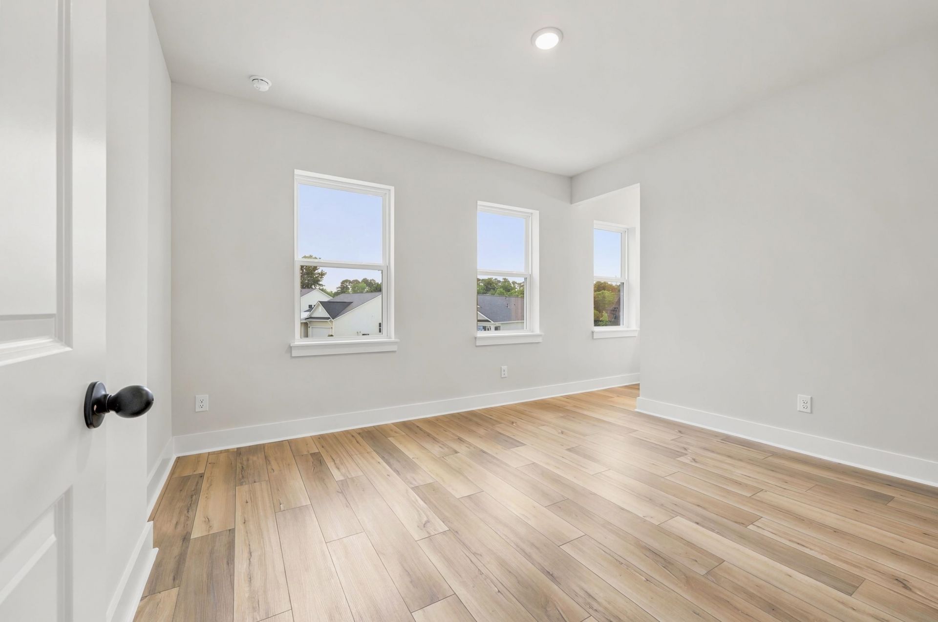 996 Triton Ave. Photo 37