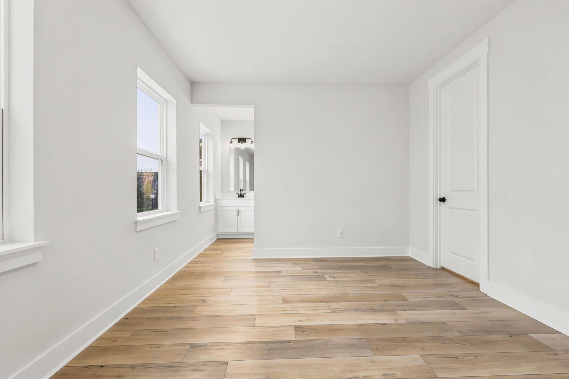 996 Triton Ave. Photo 38