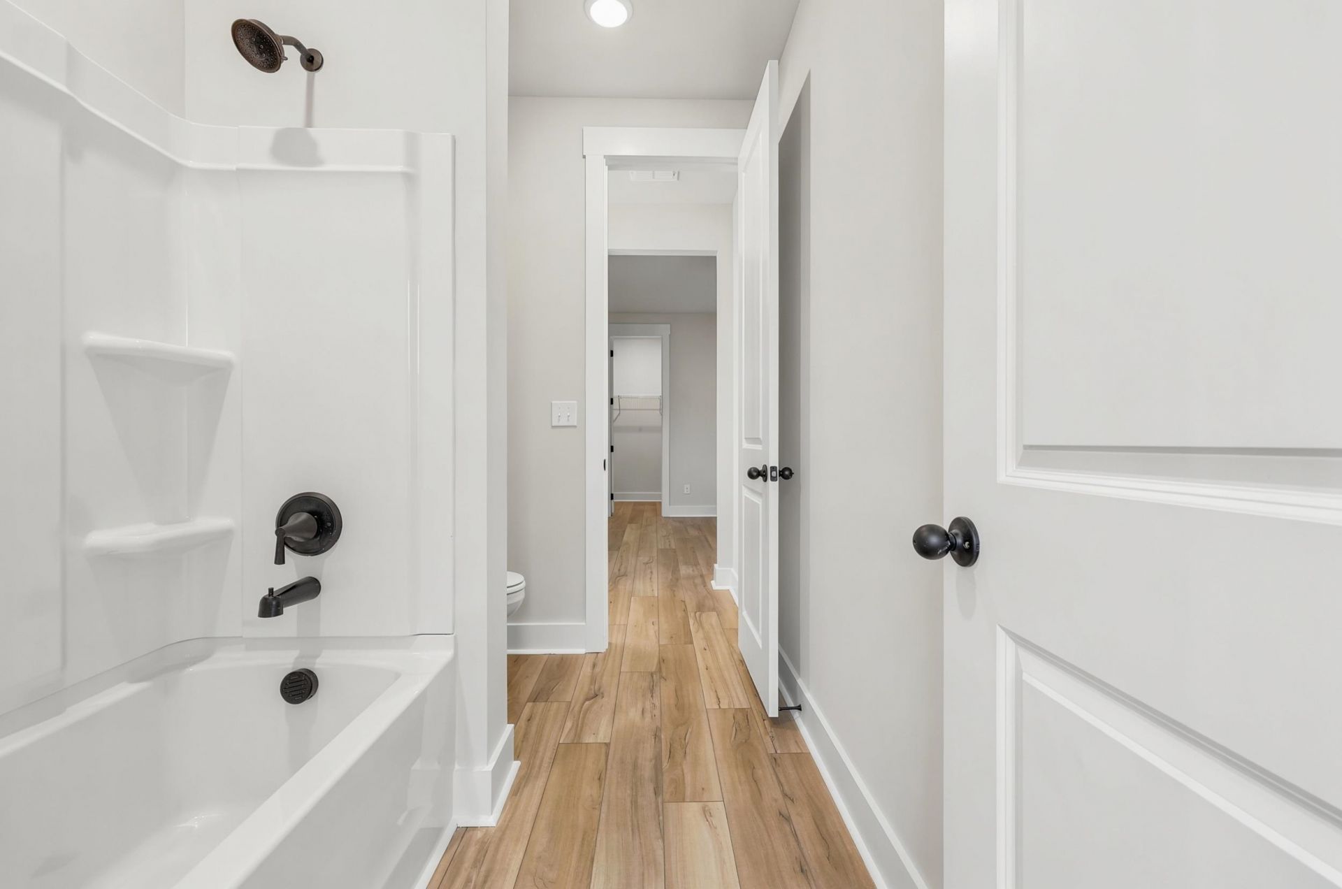 996 Triton Ave. Photo 40