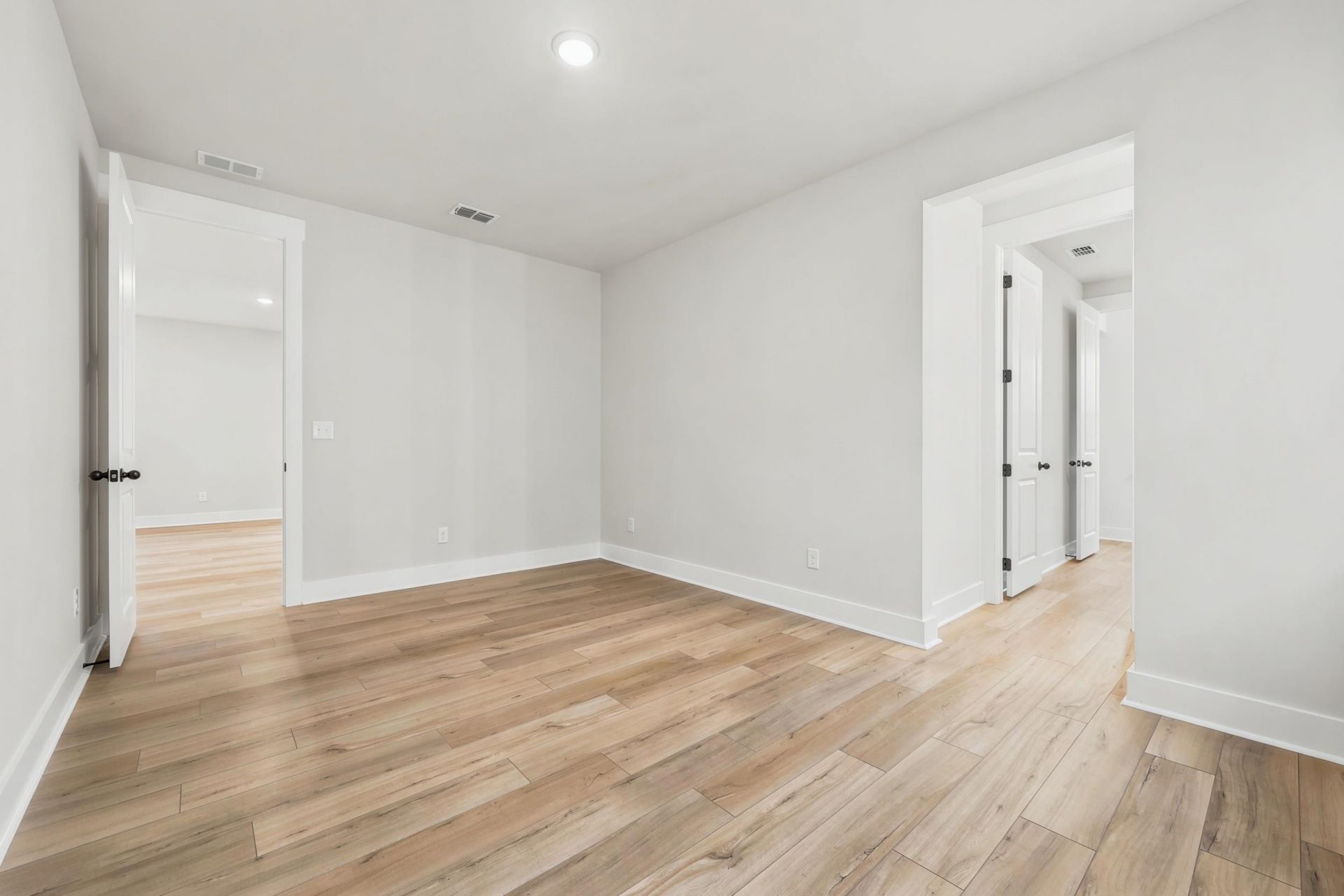 996 Triton Ave. Photo 43
