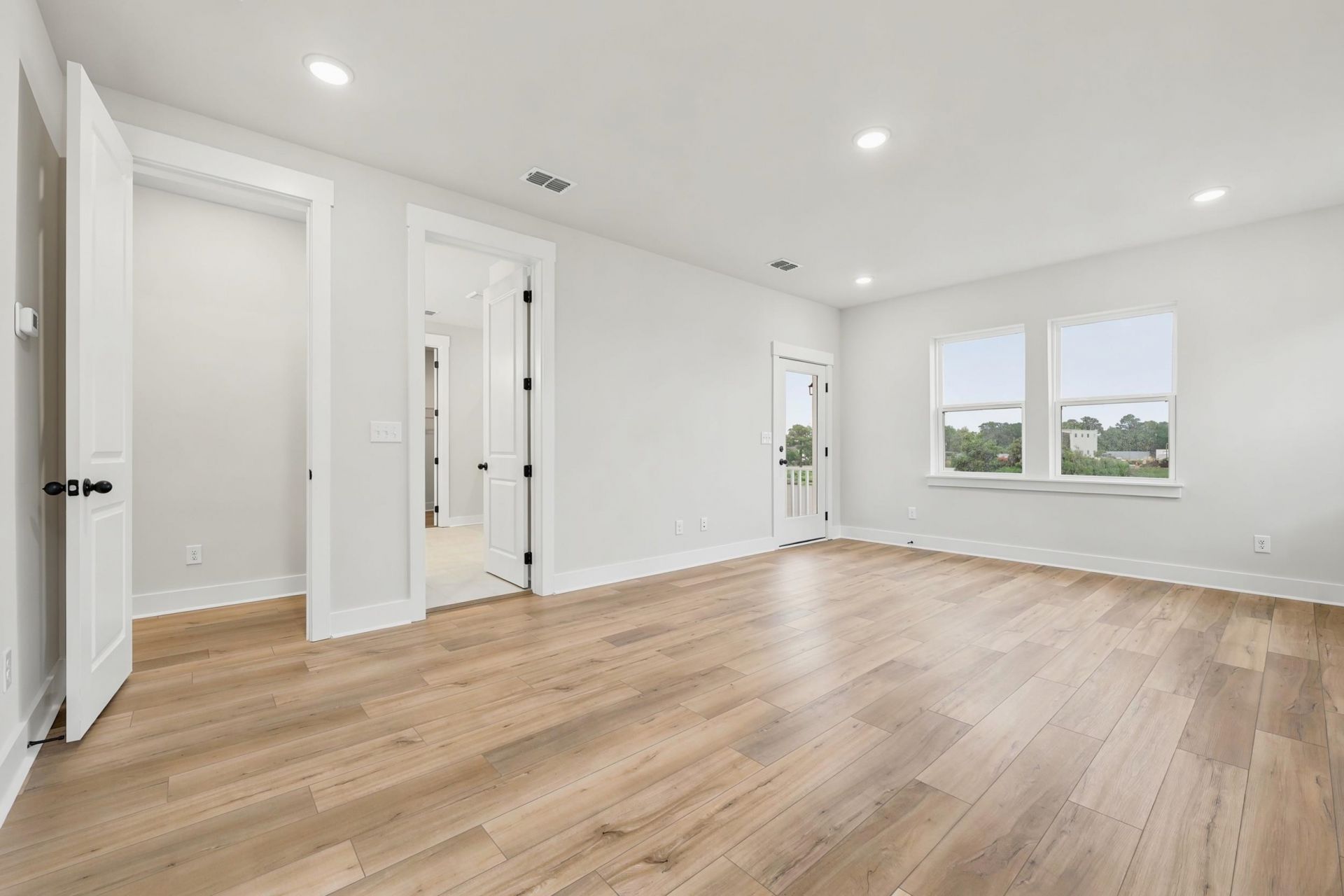 996 Triton Ave. Photo 47