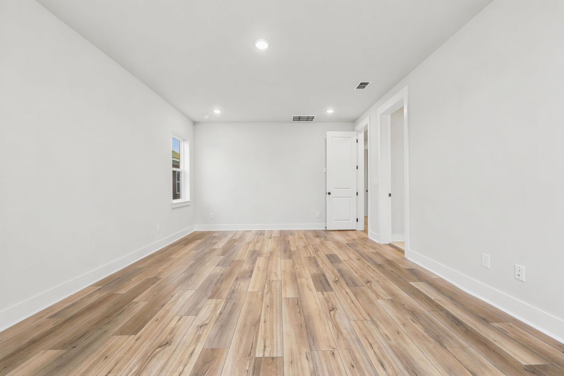 996 Triton Ave. Photo 49