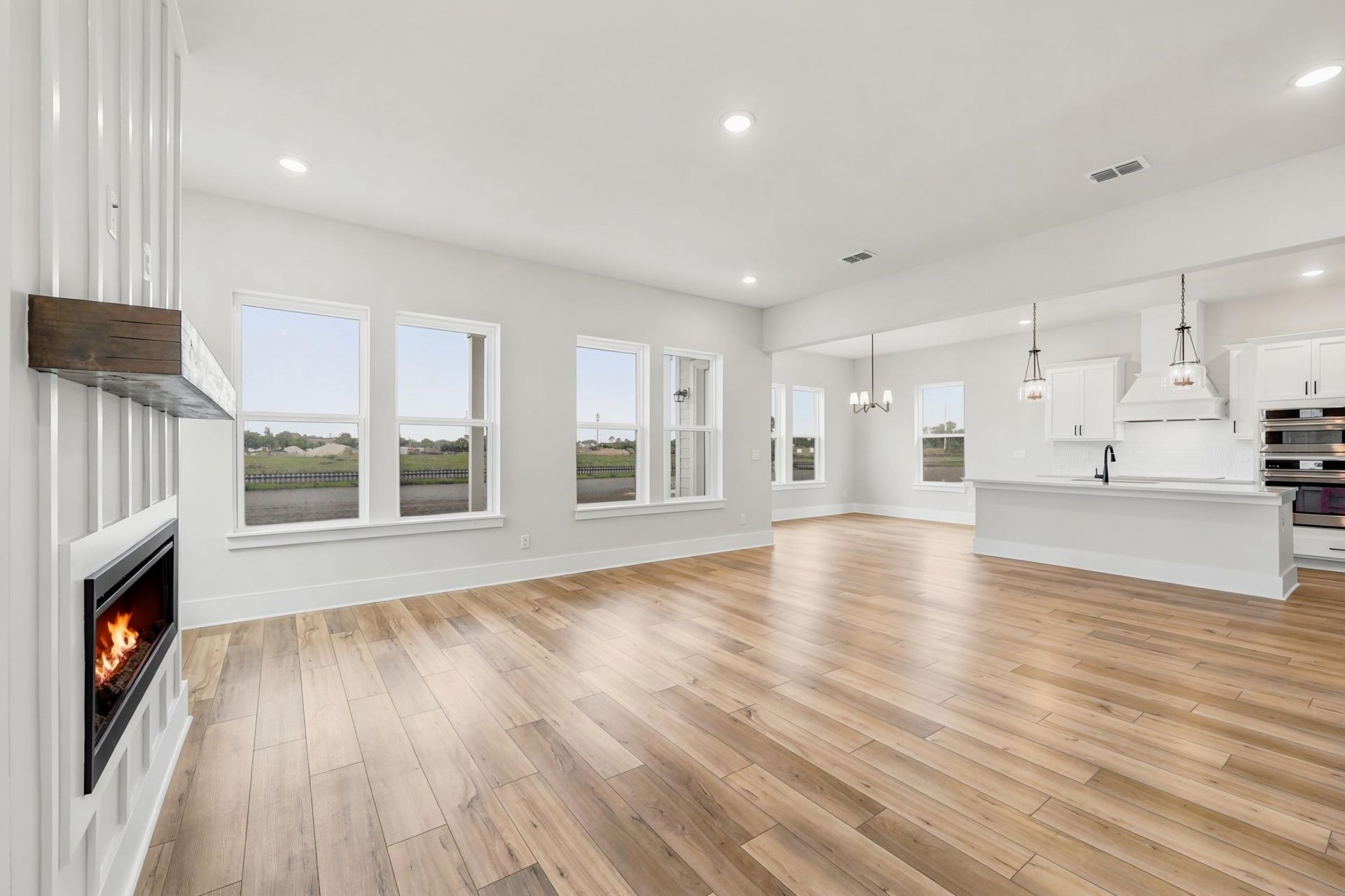 996 Triton Ave. Photo 6