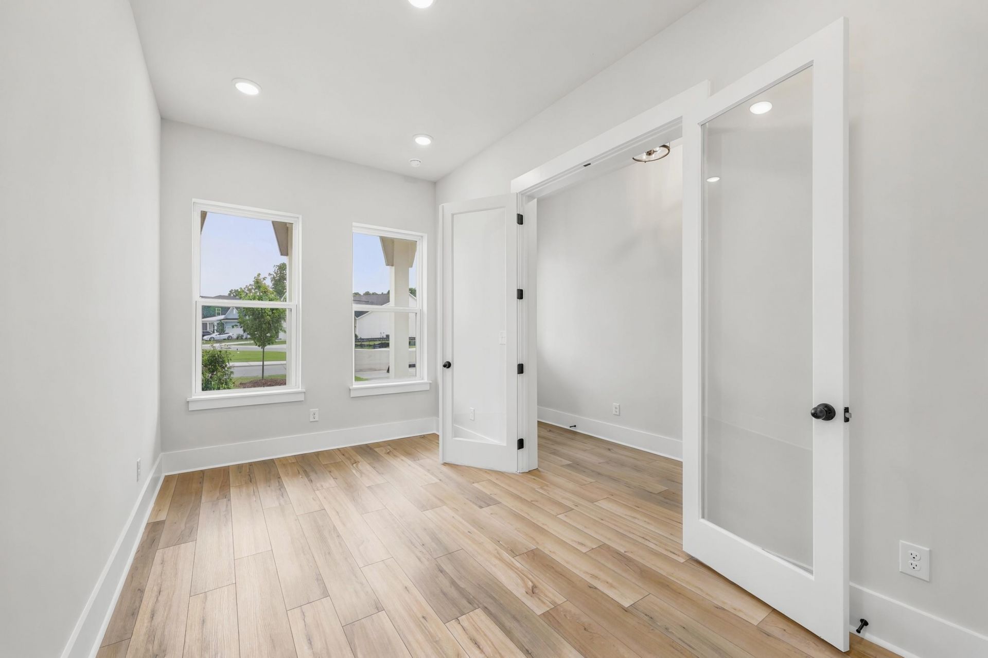 996 Triton Ave. Photo 9