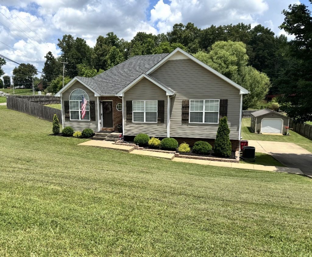 443 Wooten Rd, Clarksville, TN 37042 Main Photo