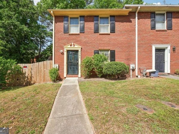 991 Park Gate Place, Stone Mountain, GA 30083