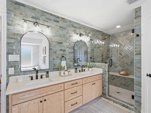 105 Meadow Oak Court, Double Oak, TX 75077