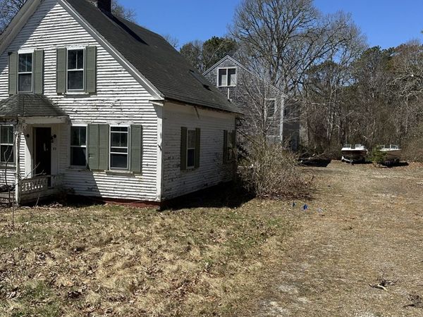 85 Telegraph Rd, Dennis, MA 02639
