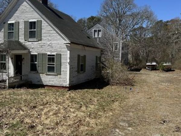 85 Telegraph Rd, Dennis, MA 02639