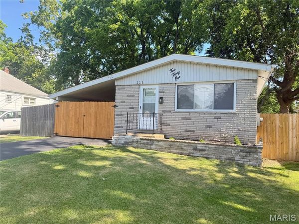 231 Sadonia Avenue , St Louis, MO 63135