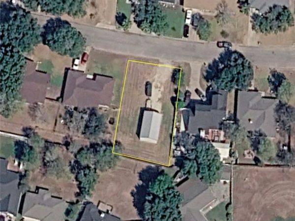 711 Third Street , Cuero, TX 77954