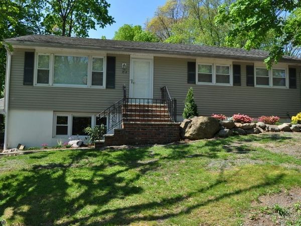 176 Yawpo Ave, Oakland, NJ 07436