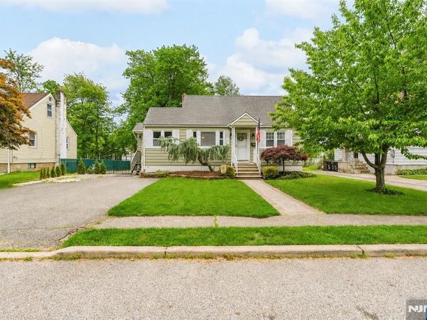 3 Roy Avenue, BLOOMINGDALE, NJ 07403