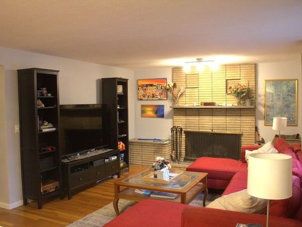 34 Grandview Ave, Unit 34, Watertown, MA 02472
