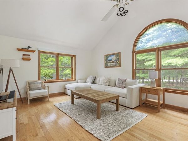 3 Quail Ln, Easton, MA 02334