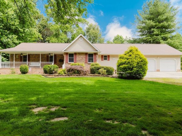 2006 Spring Garden Road , Marion, IL 62959