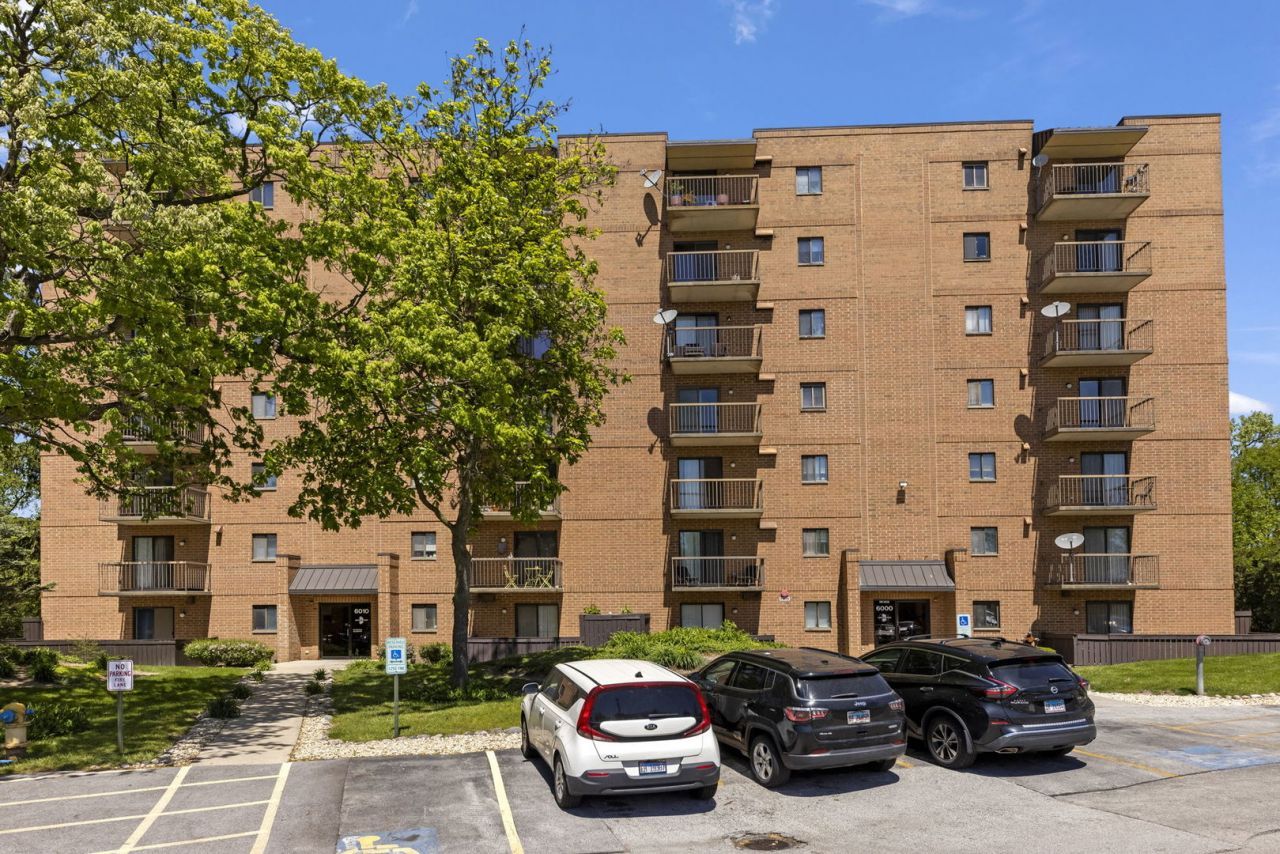 6010 Lake Bluff Drive , Tinley Park, IL 60477