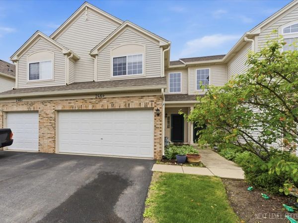 246 NICOLE Drive , Unit D, South Elgin, IL 60177