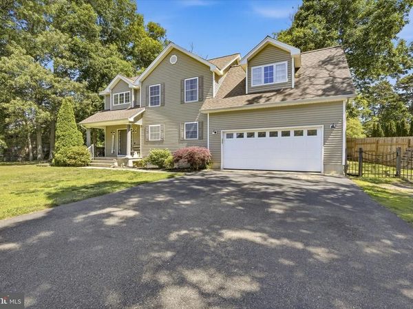 4 GREENBRIAR DRIVE, TUCKERTON, NJ 08087