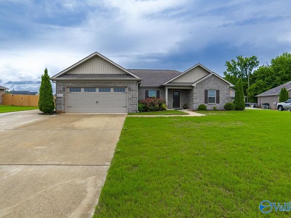 113 Stillwood Drive, Hazel Green, AL 35750