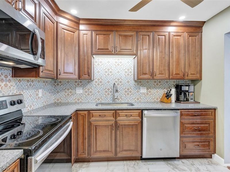 2854 Pease Drive , Unit 203S, Rocky River, OH 44116 Photo 12