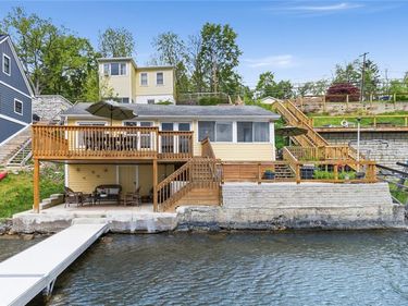 2225 W Lake Road , Penn Yan, NY 14527