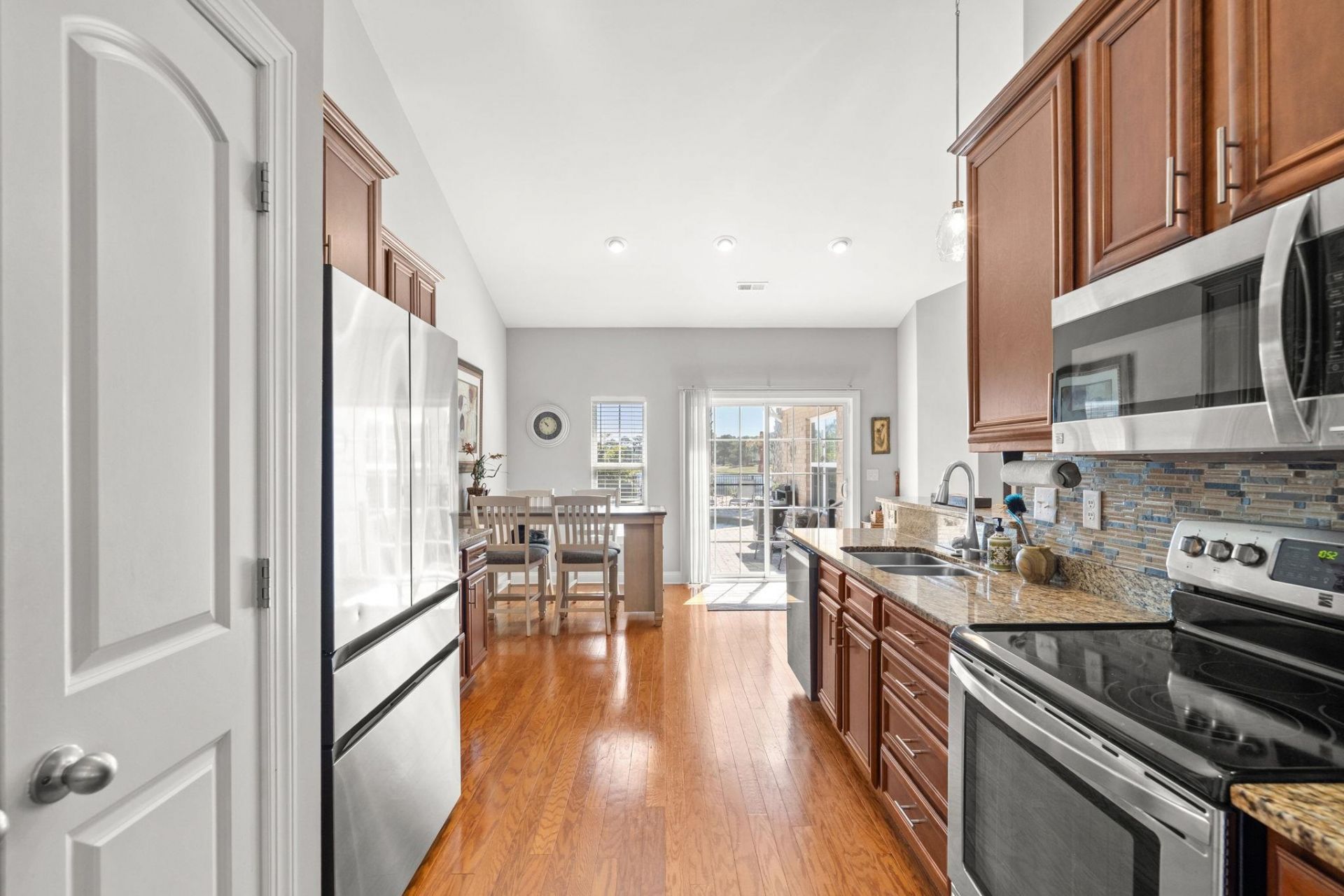 9181 Abingdon Dr. Photo 20