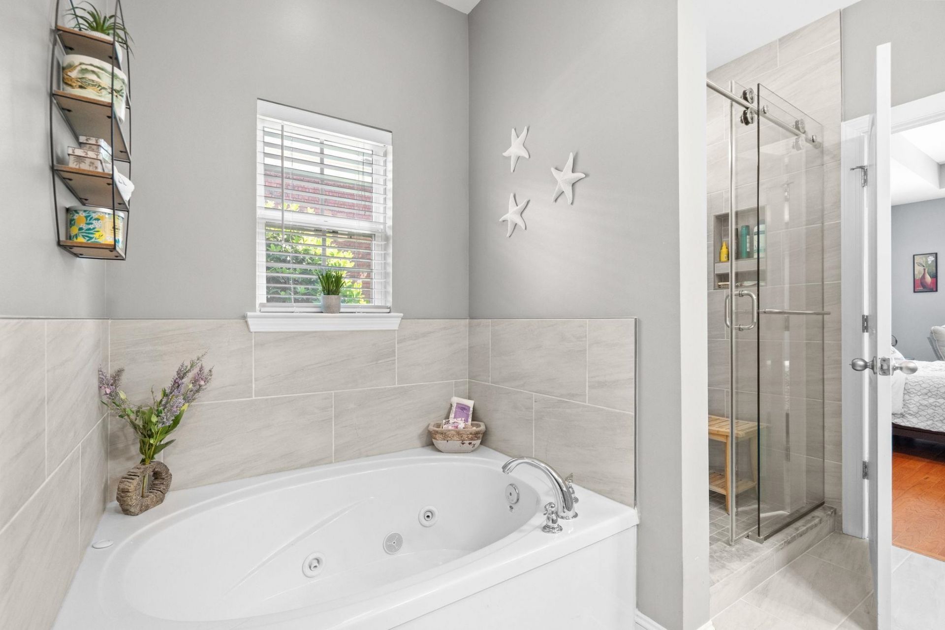 9181 Abingdon Dr. Photo 31