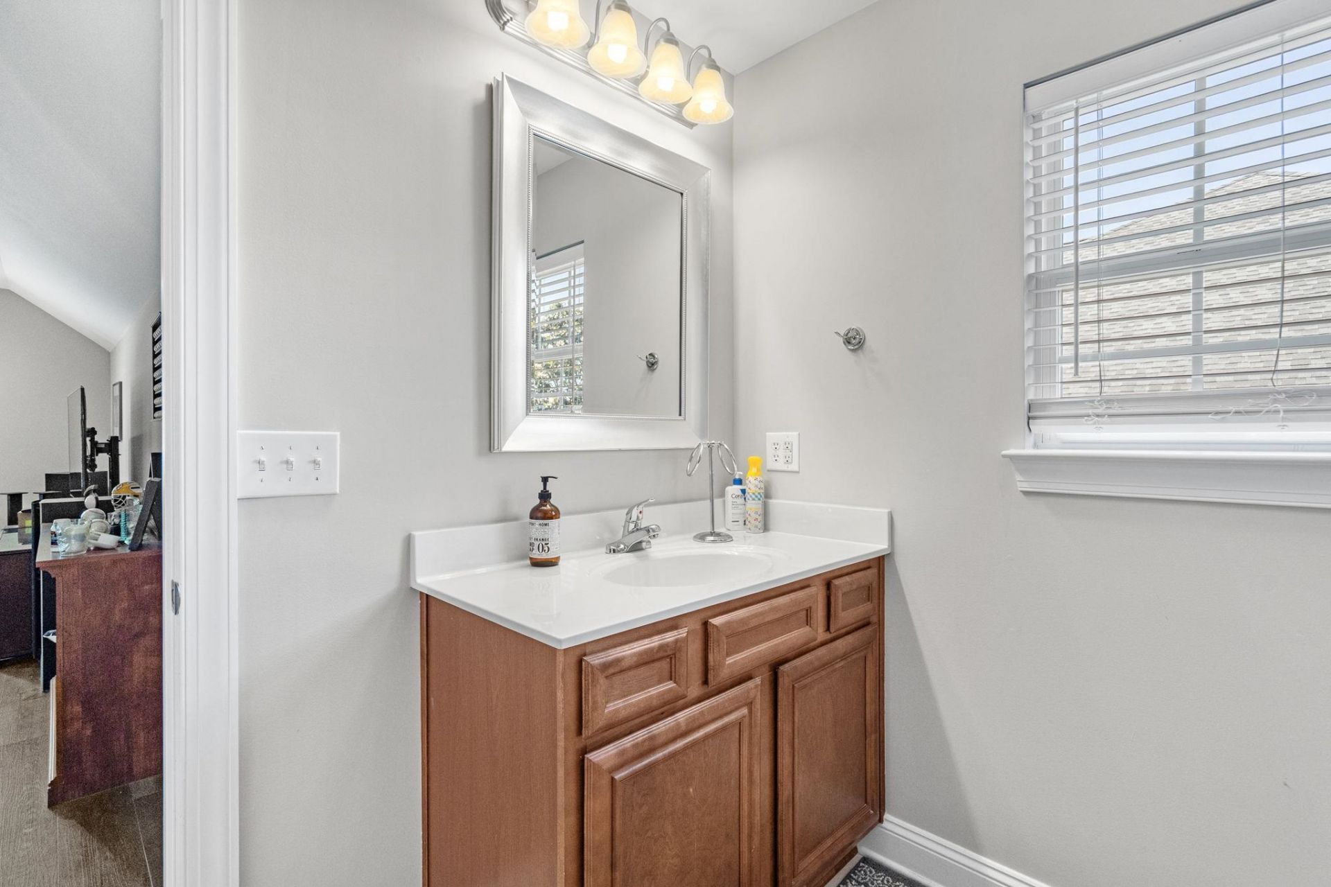 9181 Abingdon Dr. Photo 39