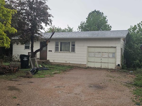 117 E DENVER, Rapid City, SD 57701