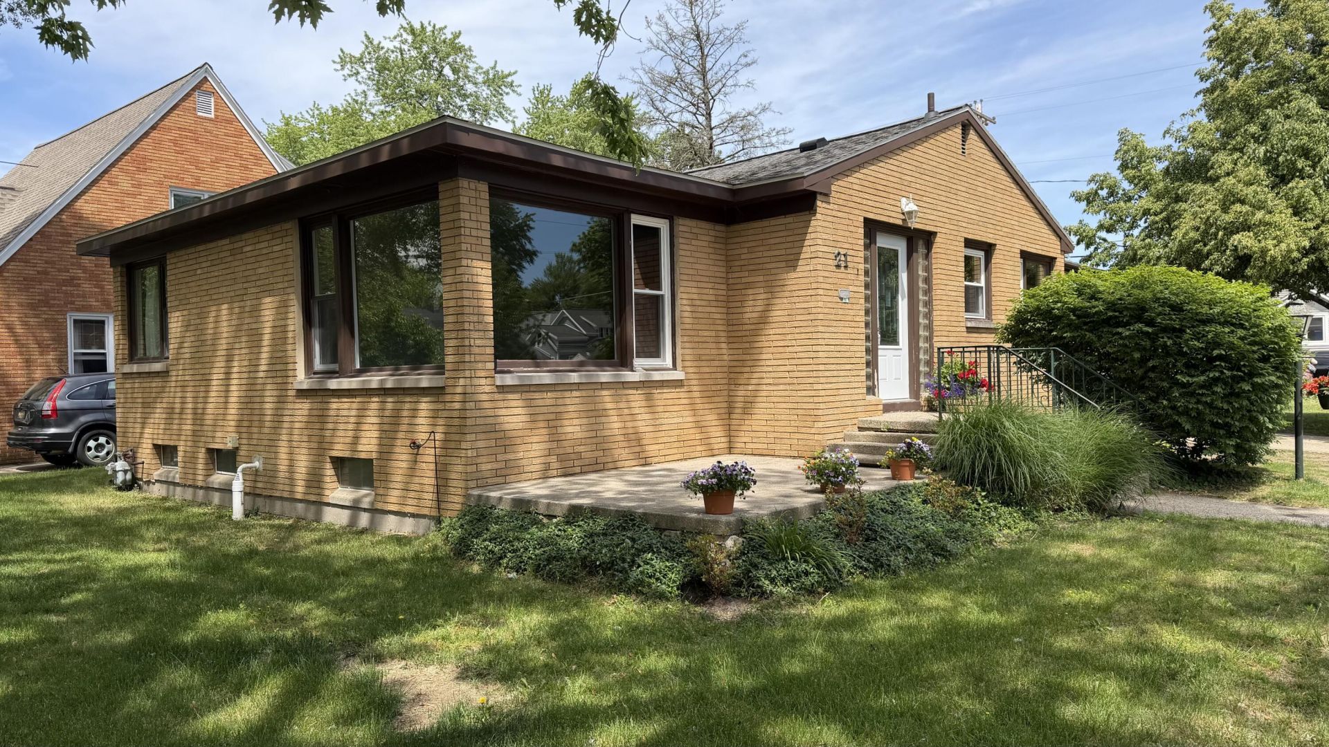 21 S Despelder Street, Grand Haven, MI 49417 Main Photo