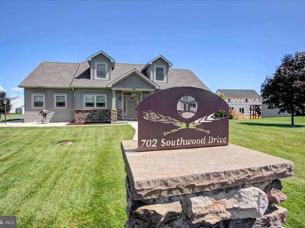 702 SOUTHWOOD DRIVE , SHIPPENSBURG, PA 17257