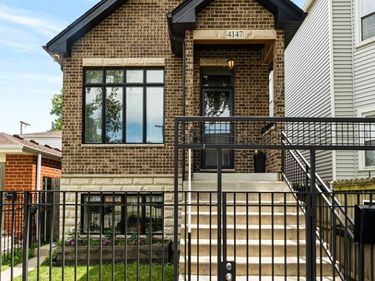 4147 S Wallace Street, Chicago, IL 60609