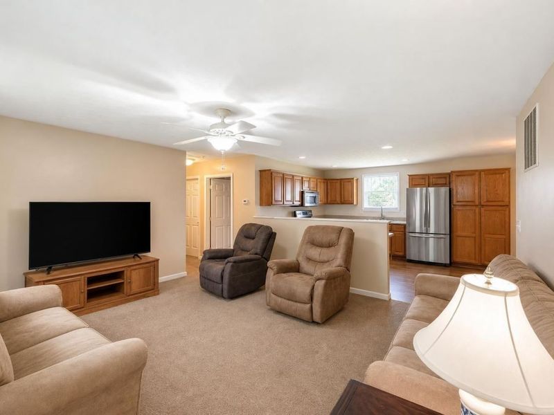 517 N Elm Street, Bellefontaine, OH 43311 Photo 4
