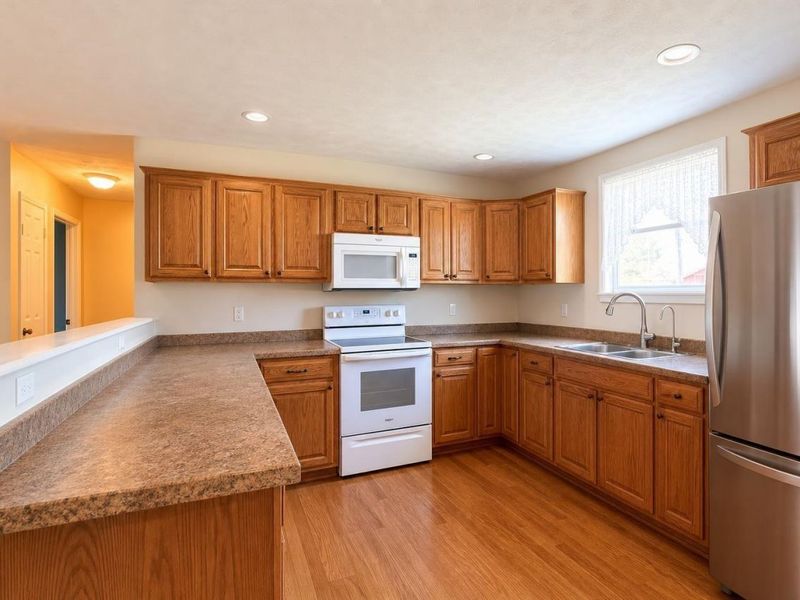 517 N Elm Street, Bellefontaine, OH 43311 Photo 6
