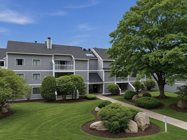 1100 Salem St, Unit 79, Lynnfield, MA 01940