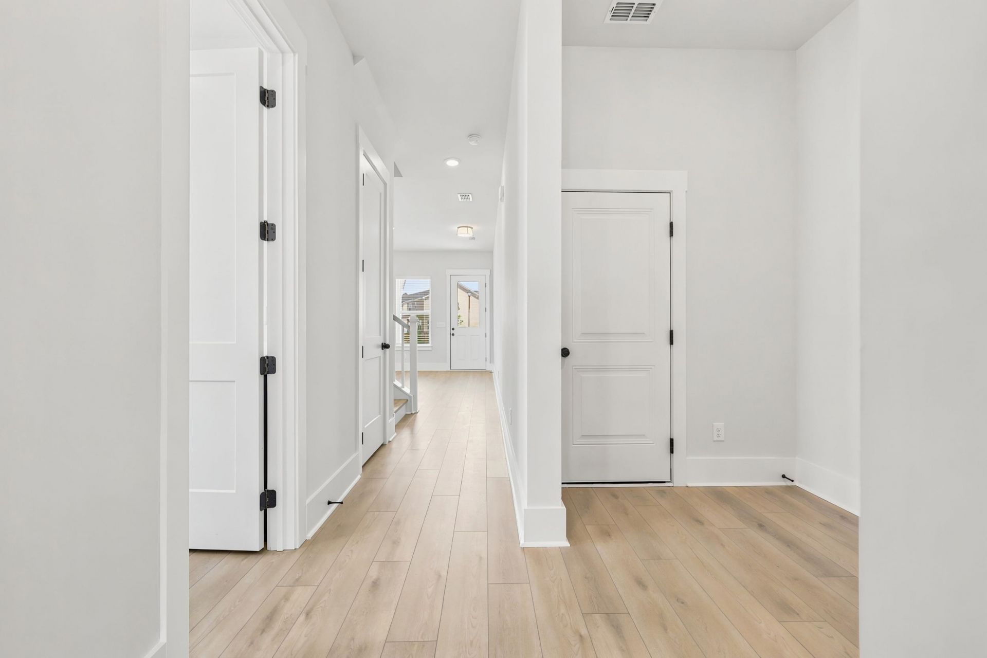 988 Triton Ave. Photo 16
