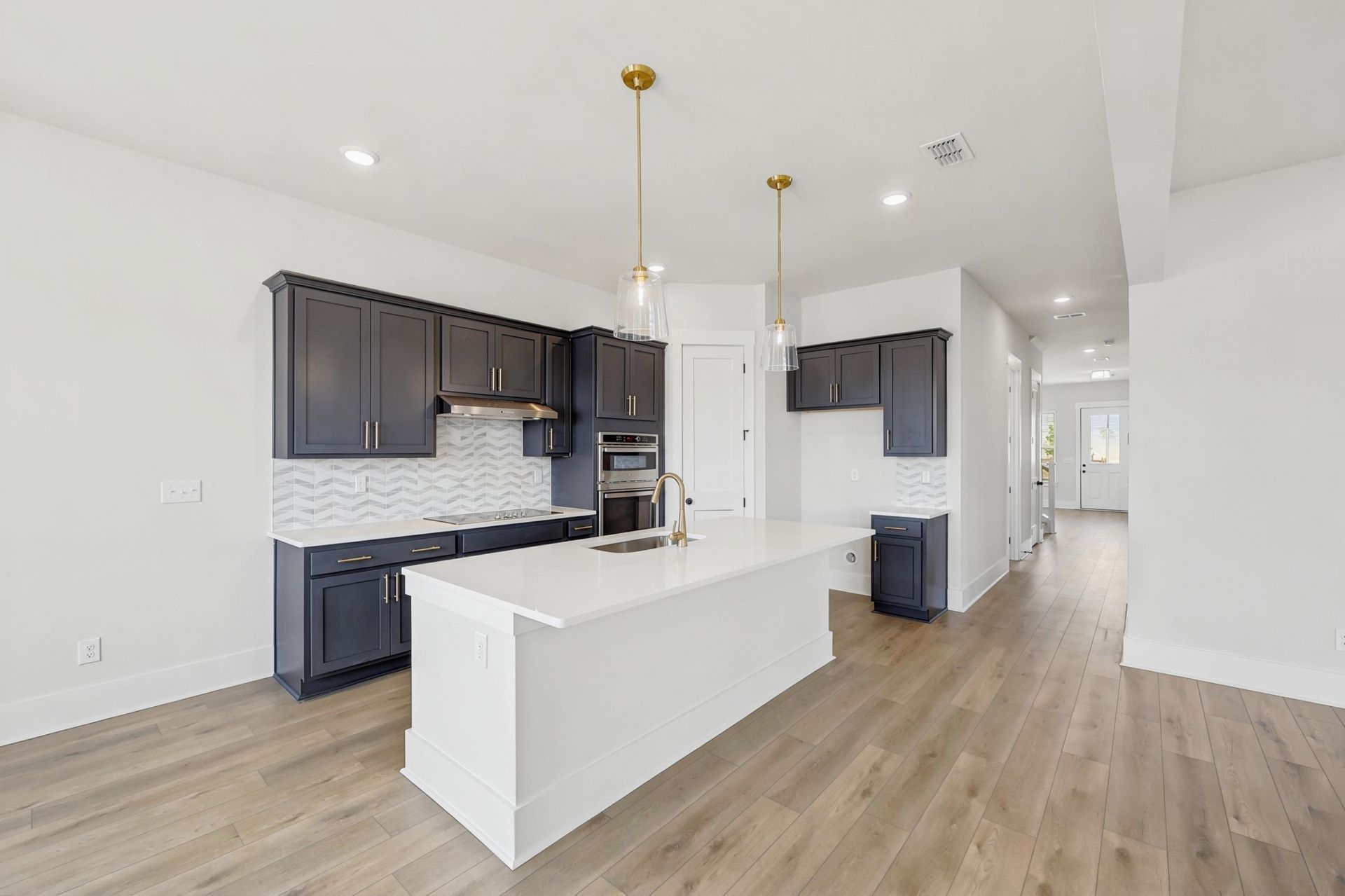 988 Triton Ave. Photo 19