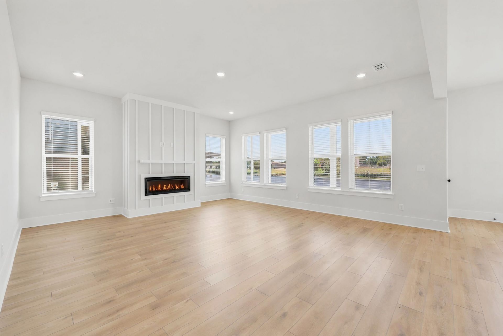 988 Triton Ave. Photo 25