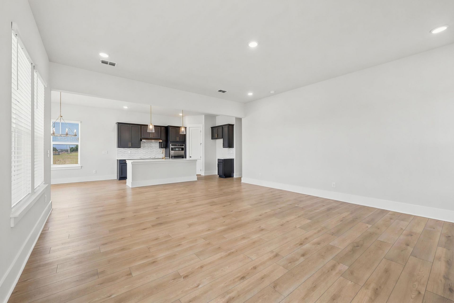 988 Triton Ave. Photo 26