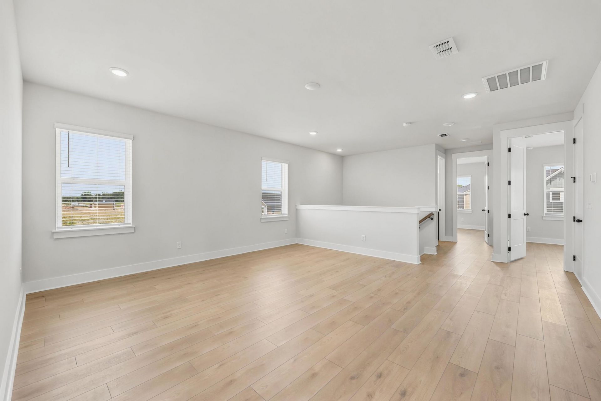 988 Triton Ave. Photo 31
