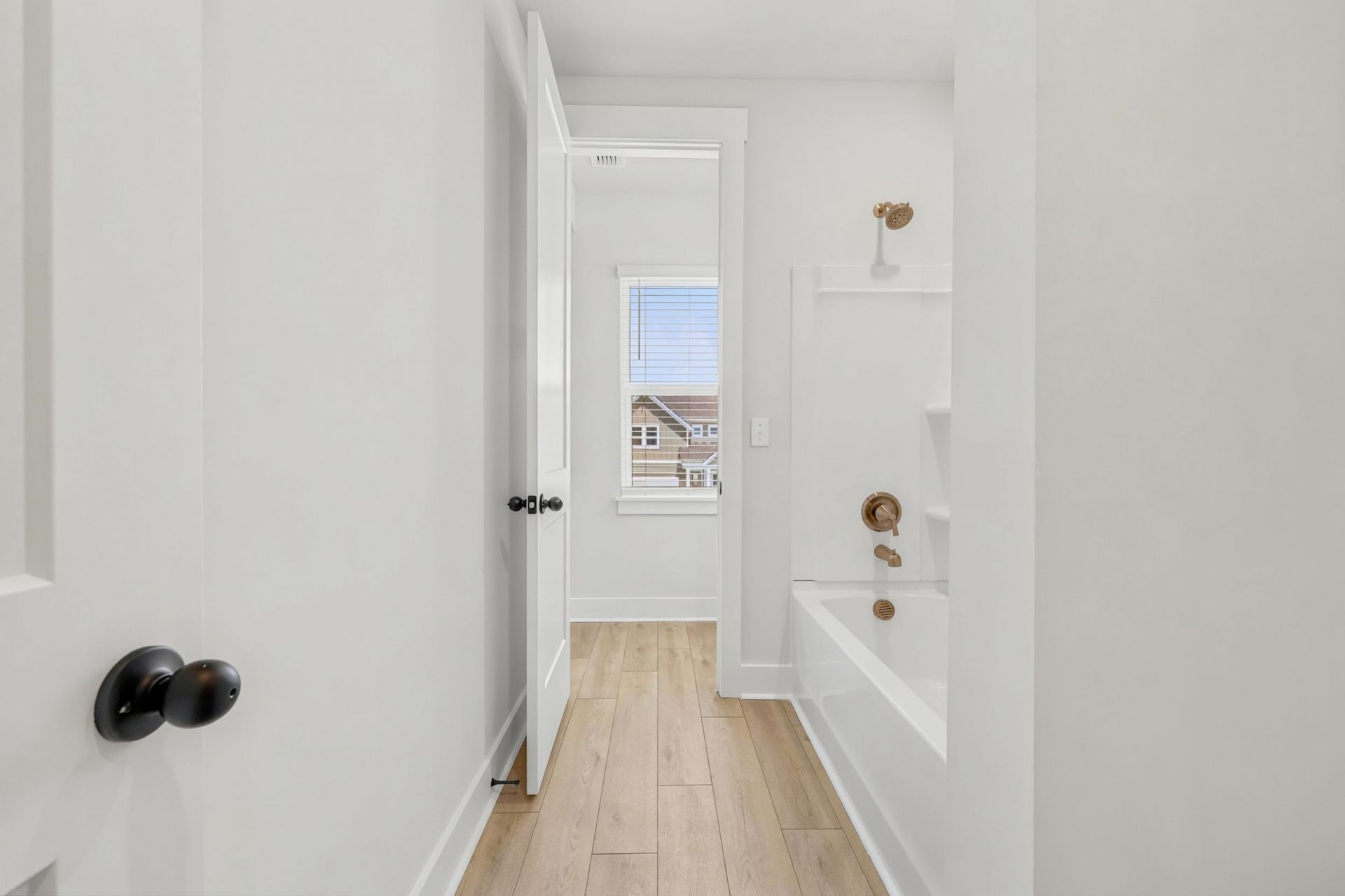 988 Triton Ave. Photo 40
